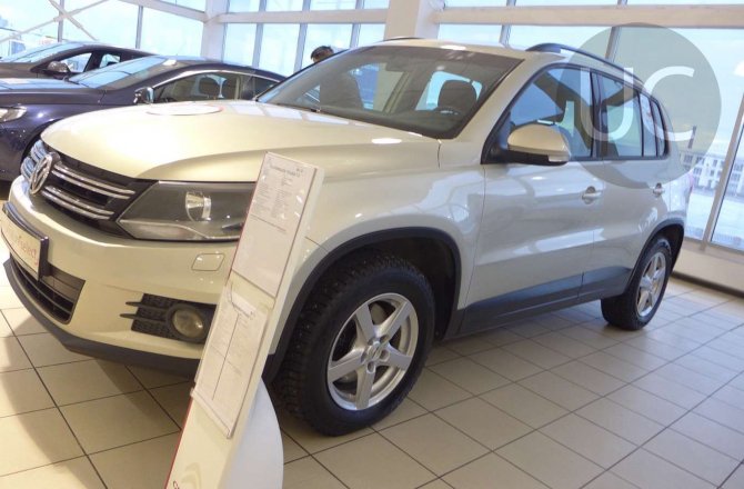 купить б/у автомобиль Volkswagen Tiguan 2012 года