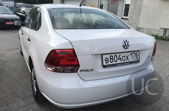 подержанный авто Volkswagen Polo 2013 года