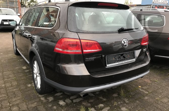 купить Volkswagen Passat с пробегом, 2013 года