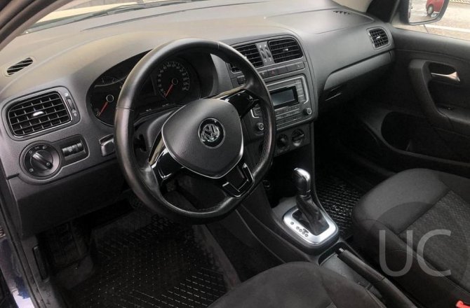 купить б/у автомобиль Volkswagen Polo 2016 года