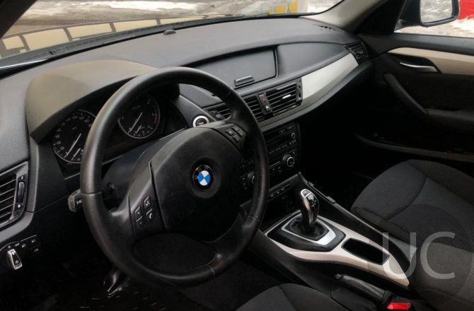 BMW X1 2012 года за 1 019 000 рублей