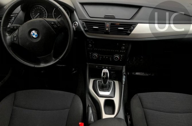 подержанный авто BMW X1 2012 года