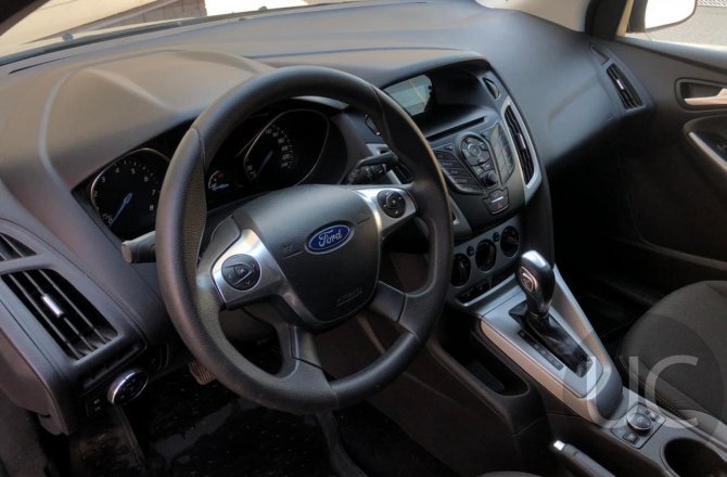 купить б/у автомобиль Ford Focus 2013 года