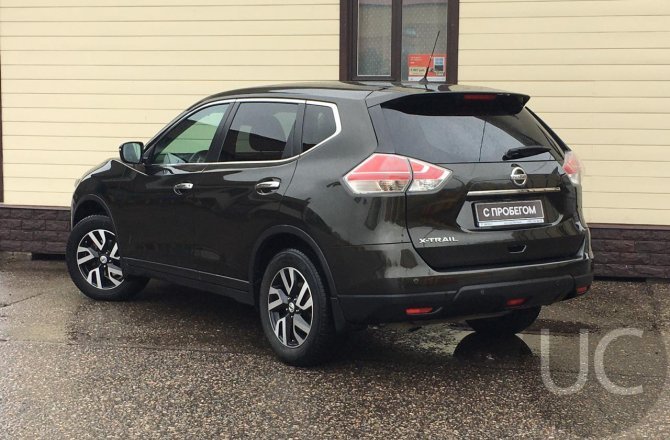 подержанный авто Nissan X-Trail 2015 года