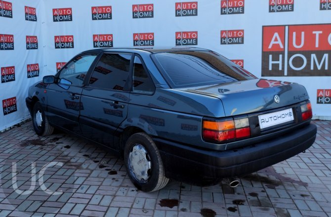 Volkswagen Passat 1989 года за 149 900 рублей