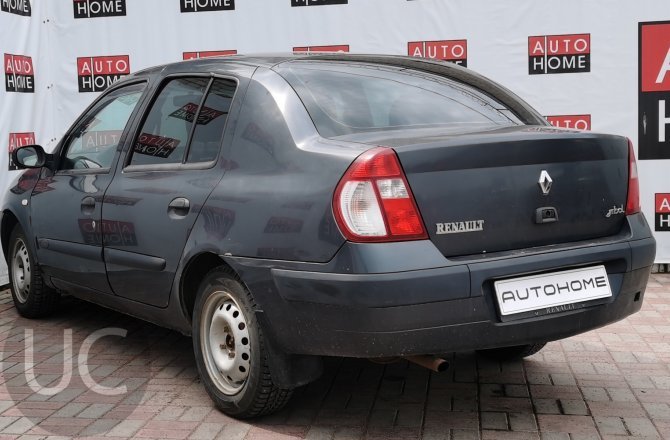 Renault Symbol 2004 года за 164 990 рублей