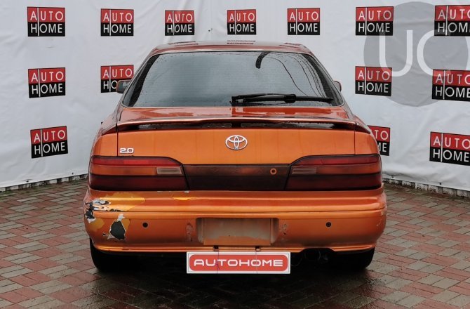 купить б/у автомобиль Toyota Vista 1992 года