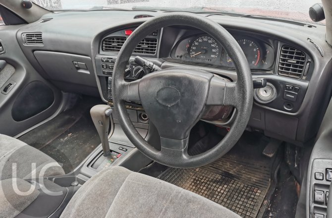 подержанный авто Toyota Vista 1992 года