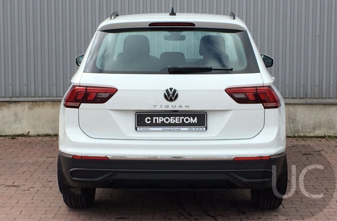 Volkswagen Tiguan 2021 года за 2 349 000 рублей