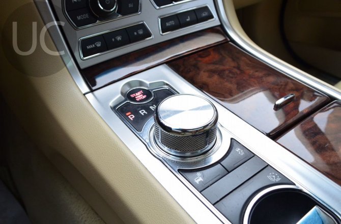Jaguar XF 2012 года за 1 250 000 рублей