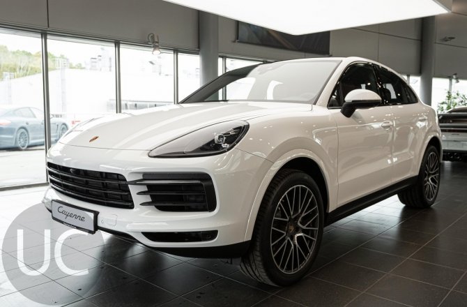 подержанный авто Porsche Cayenne 2022 года