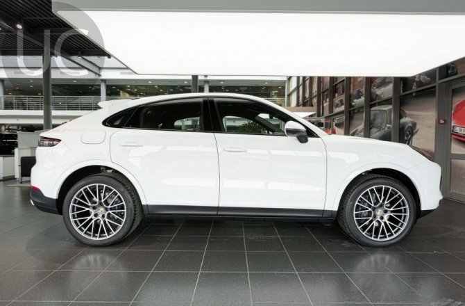 купить Porsche Cayenne с пробегом, 2022 года