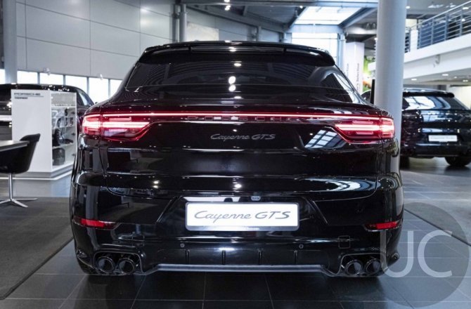 Porsche Cayenne 2022 года за 16 500 000 рублей