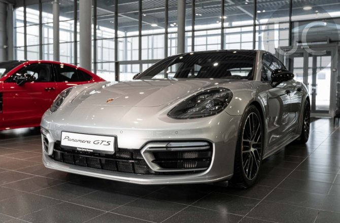подержанный авто Porsche Panamera 2021 года