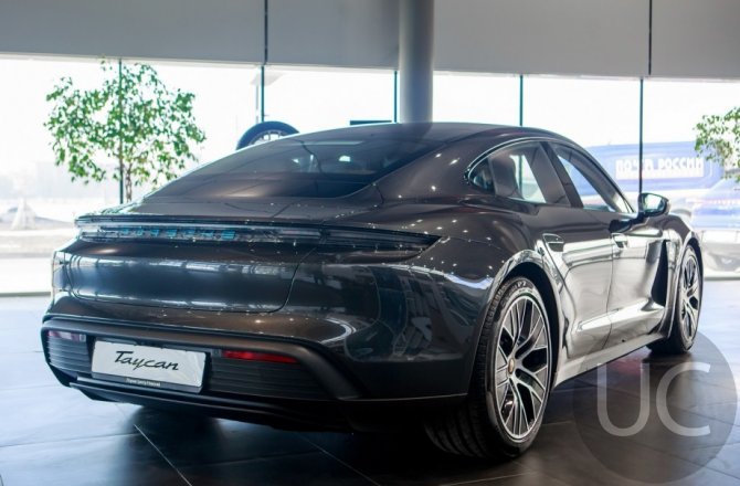 купить б/у автомобиль Porsche Taycan 2022 года