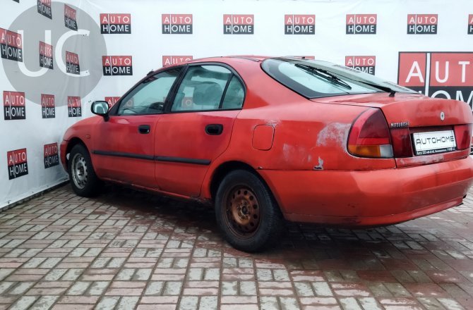 Mitsubishi Carisma 1997 года за 114 990 рублей