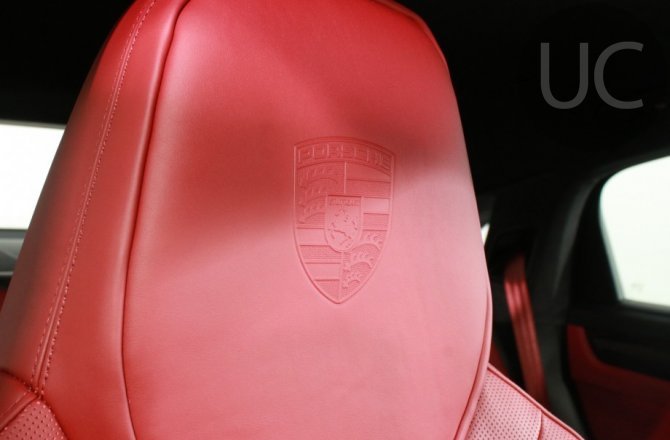 подержанный авто Porsche Cayenne 2022 года