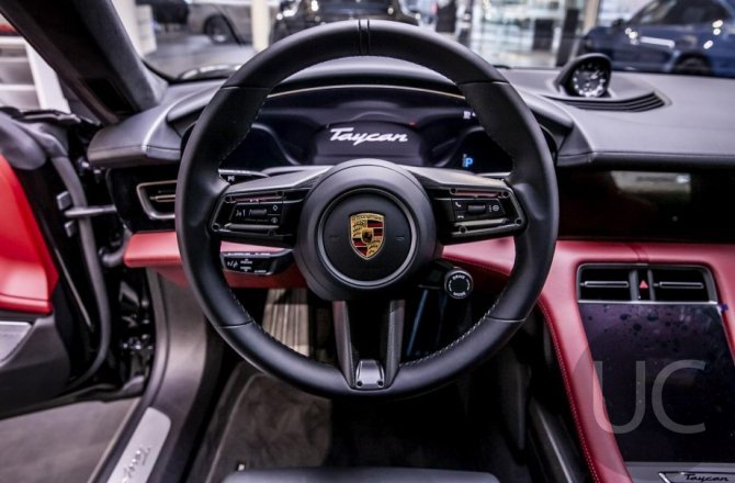 Porsche Taycan 2021 года за 17 997 950 рублей