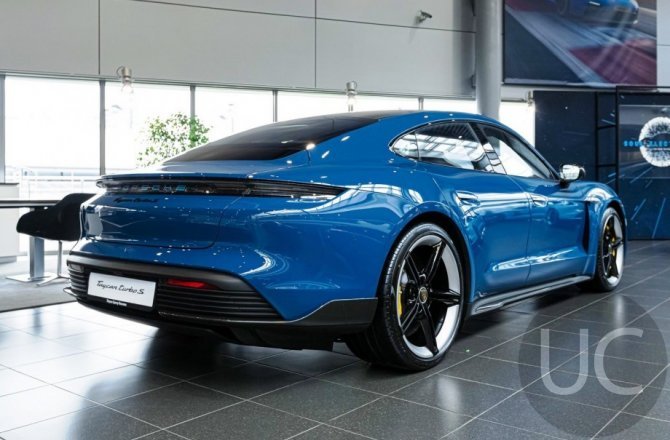 объявление о продаже Porsche Taycan 2021 года
