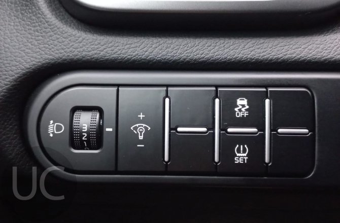 купить б/у автомобиль Kia Ceed 2022 года