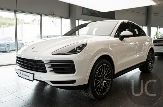 подержанный авто Porsche Cayenne 2022 года