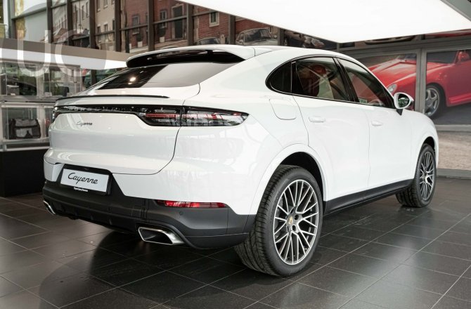 купить б/у автомобиль Porsche Cayenne 2022 года