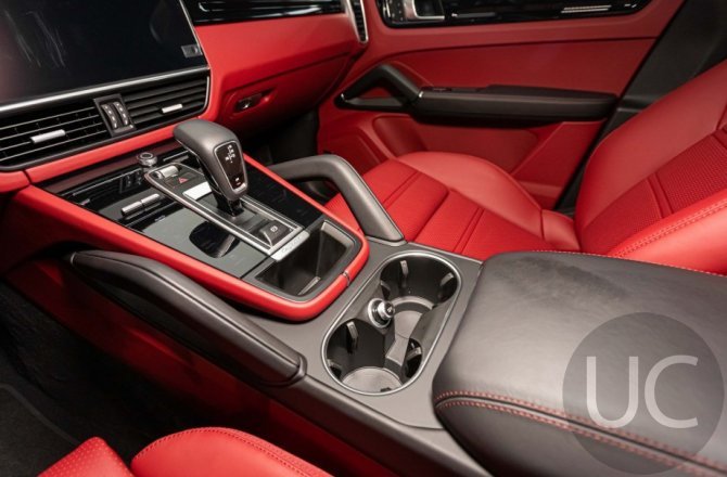 объявление о продаже Porsche Cayenne 2022 года