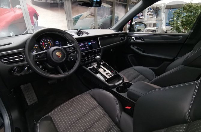 Porsche Macan 2022 года за 10 455 000 рублей