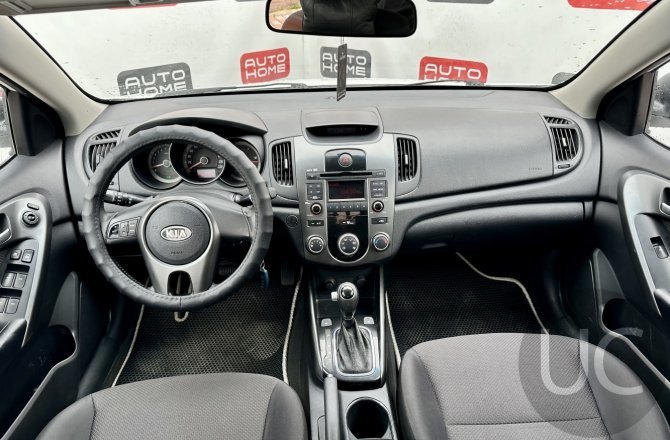 подержанный авто Kia Cerato 2011 года