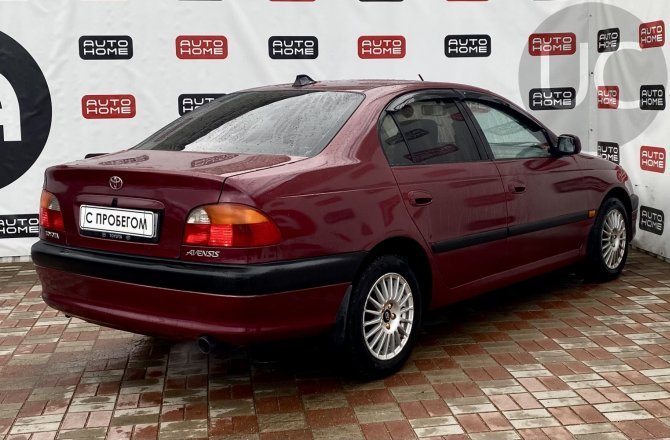 купить Toyota Avensis с пробегом, 1999 года