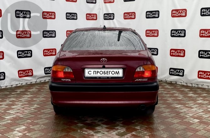 купить б/у автомобиль Toyota Avensis 1999 года