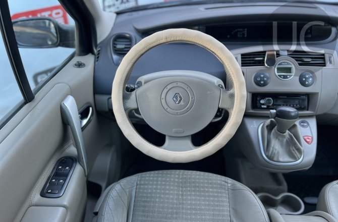 подержанный авто Renault Scenic 2006 года