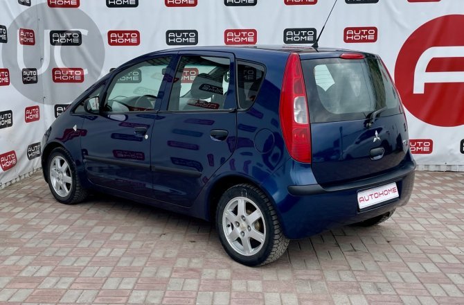 Mitsubishi Colt 2004 года за 299 990 рублей