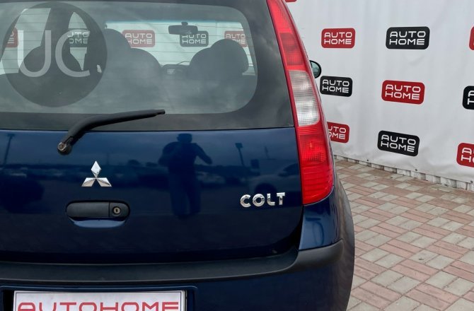 Mitsubishi Colt 2004 года за 299 990 рублей
