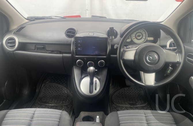 фотографии Mazda Demio