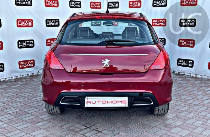 купить б/у автомобиль Peugeot 308 2008 года