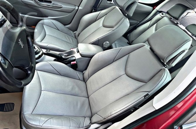 купить б/у автомобиль Peugeot 308 2008 года