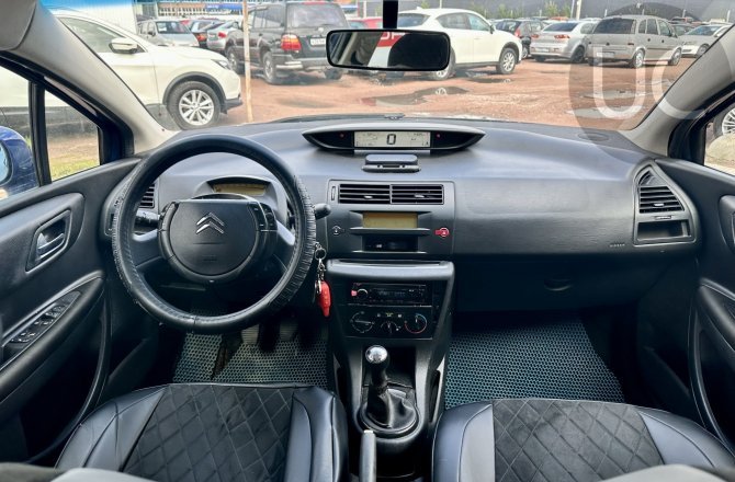 подержанный авто Citroen C4 2007 года
