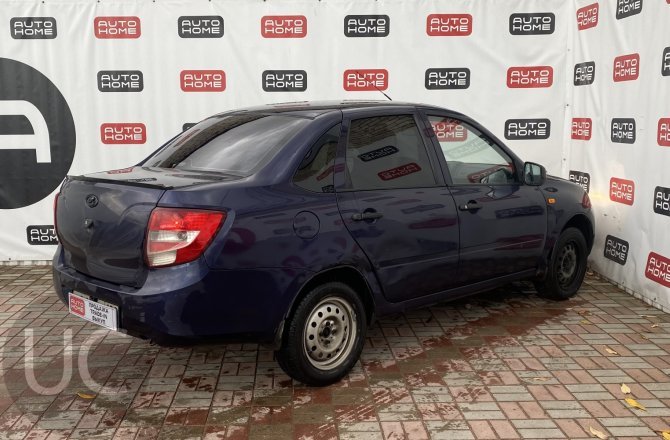 купить б/у автомобиль Lada (ВАЗ) Granta 2013 года