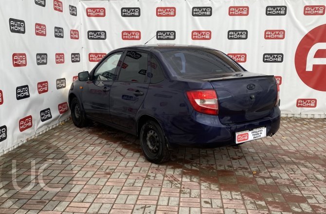 подержанный авто Lada (ВАЗ) Granta 2013 года