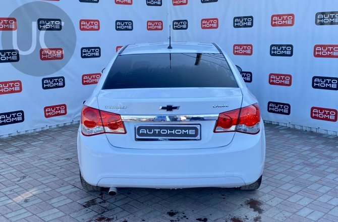 купить б/у автомобиль Chevrolet Cruze 2010 года