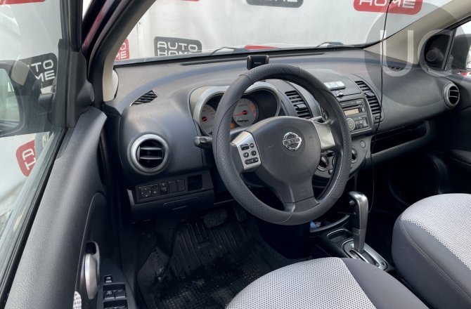 подержанный авто Nissan Note 2008 года