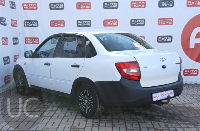 Lada (ВАЗ) Granta 2016 года за 330 000 рублей