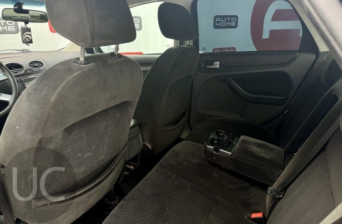 купить б/у автомобиль Ford Focus 2005 года