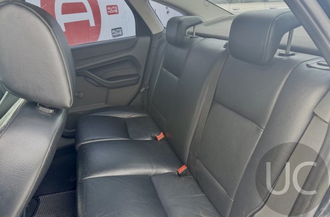 подержанный авто Ford Focus 2006 года