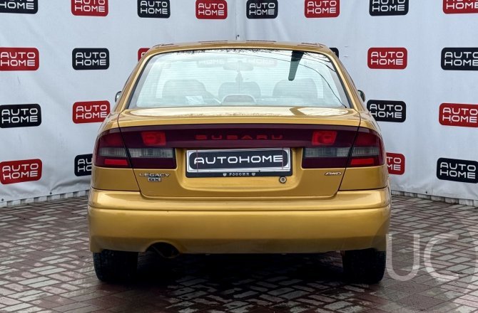 купить б/у автомобиль Subaru Legacy 2000 года