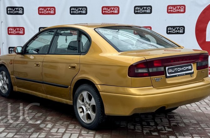 Subaru Legacy 2000 года за 399 900 рублей