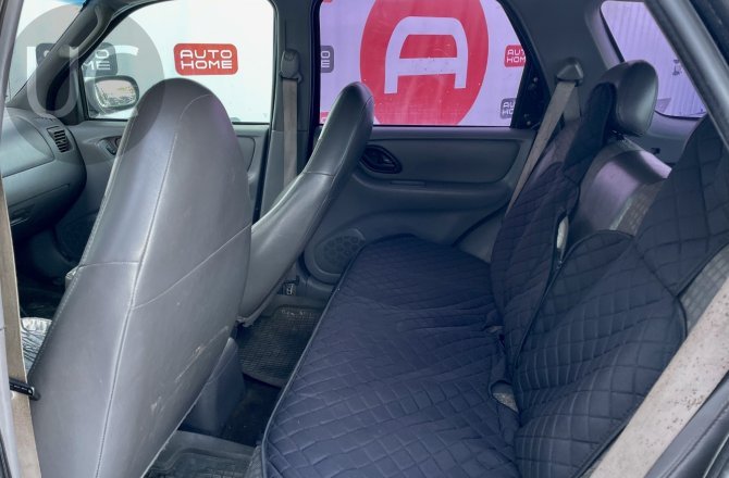 подержанный авто Ford Escape 2001 года