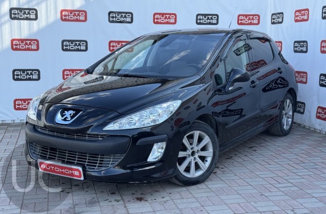 подержанный авто Peugeot 308 2010 года