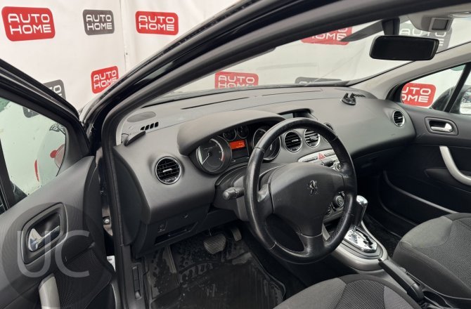 подержанный авто Peugeot 308 2010 года